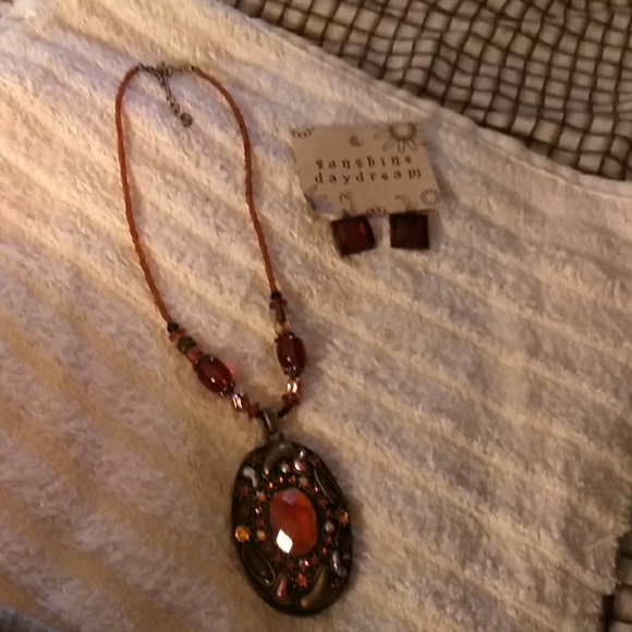 Necklace/ earing set - Picture 2 of 2